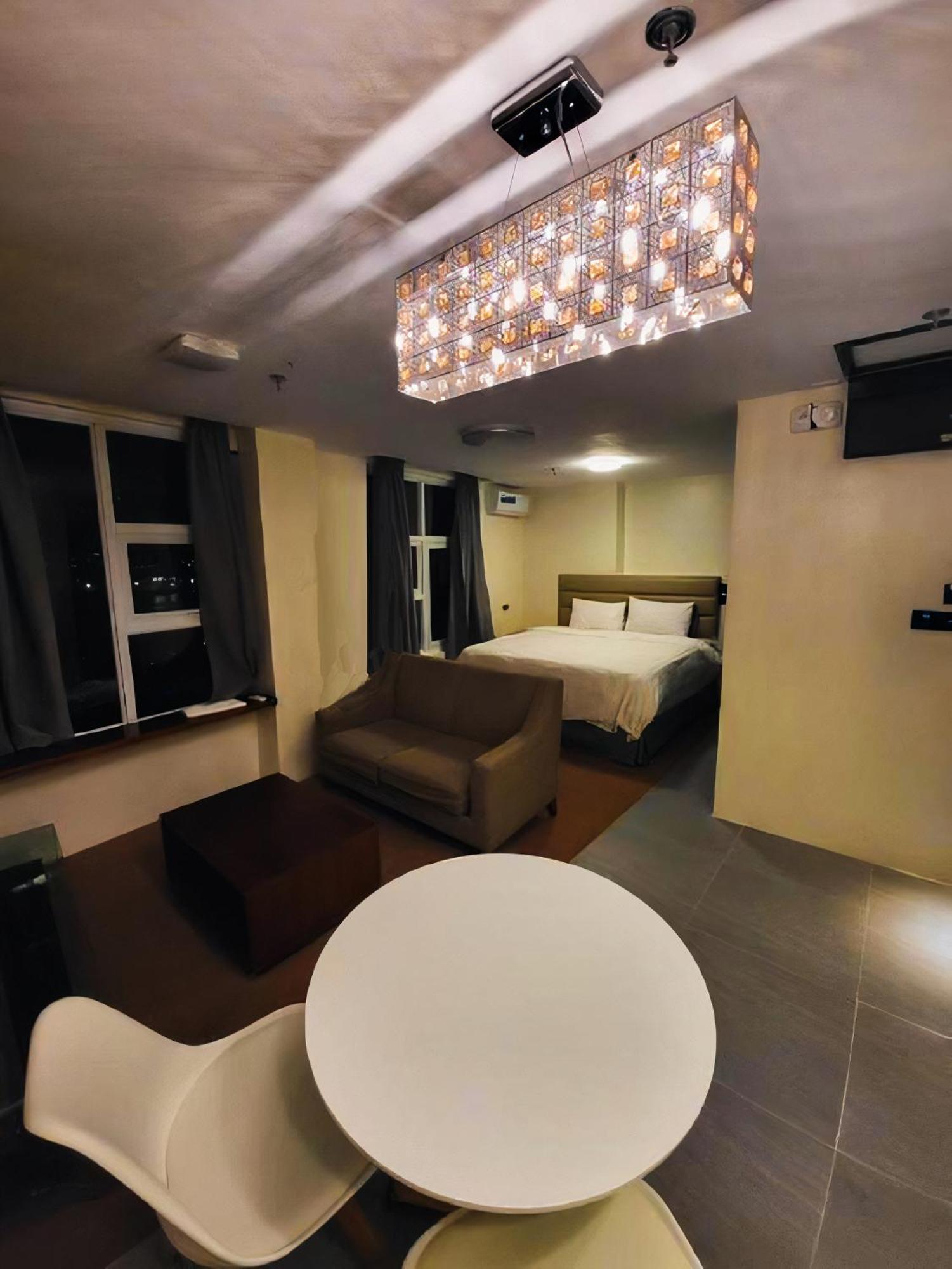 Sempre Premier Inn - Mactan Airport Hotel Lapu-Lapu City Exterior photo